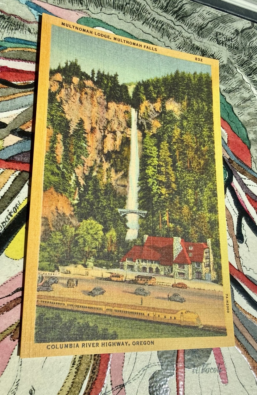 Multnomah Falls Lodge, with Bridge & Train — Photo